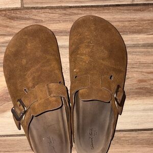 Universal Thread Brown Mules